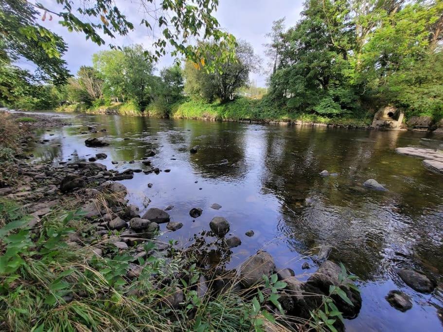 Riverside Bungalow - Direct River Access! Ystradgynlais Kültér fotó