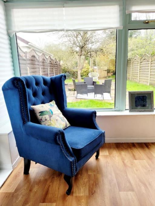 Riverside Bungalow - Direct River Access! Ystradgynlais Kültér fotó