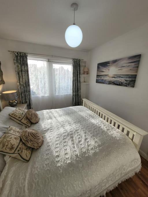Riverside Bungalow - Direct River Access! Ystradgynlais Kültér fotó