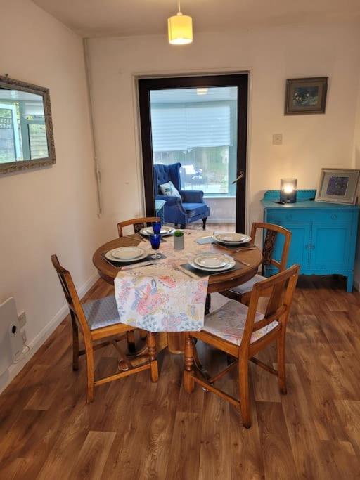 Riverside Bungalow - Direct River Access! Ystradgynlais Kültér fotó